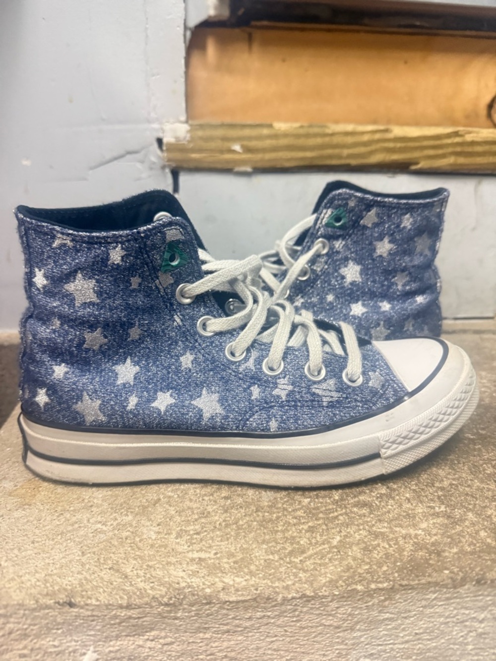 Coraline Star Converse Womens Size 6